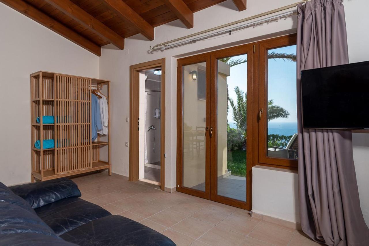 Vitamin Sea Luxury Villas アギア・ペラギア エクステリア 写真