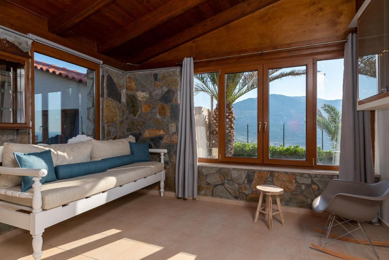 Vitamin Sea Luxury Villas アギア・ペラギア エクステリア 写真