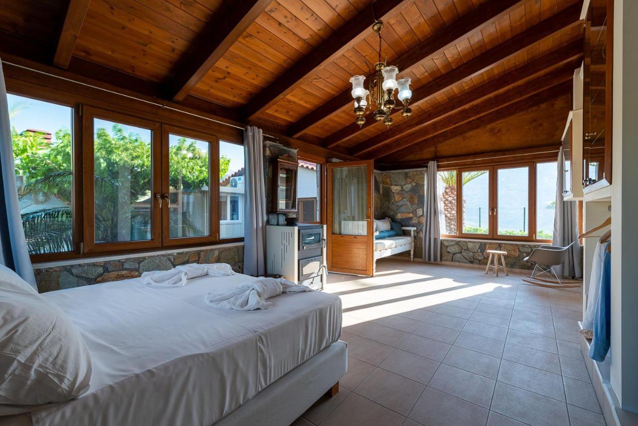 Vitamin Sea Luxury Villas アギア・ペラギア エクステリア 写真